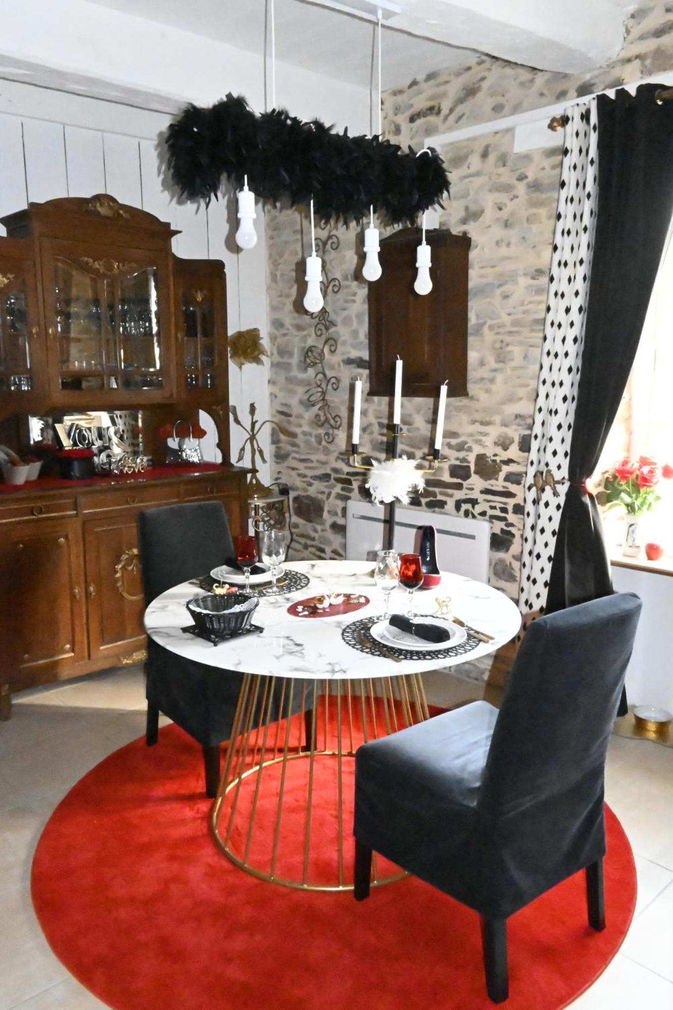 Love Room Donjon Dol In Love Bdsm Dol-de-Bretagne Eksteriør billede